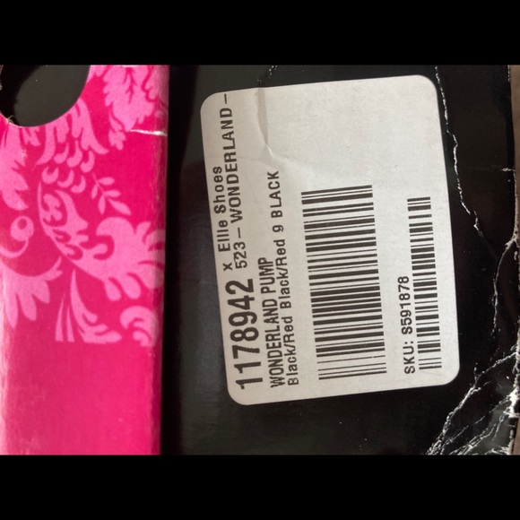 Wonderland of Love Heels - Picture 7 of 8